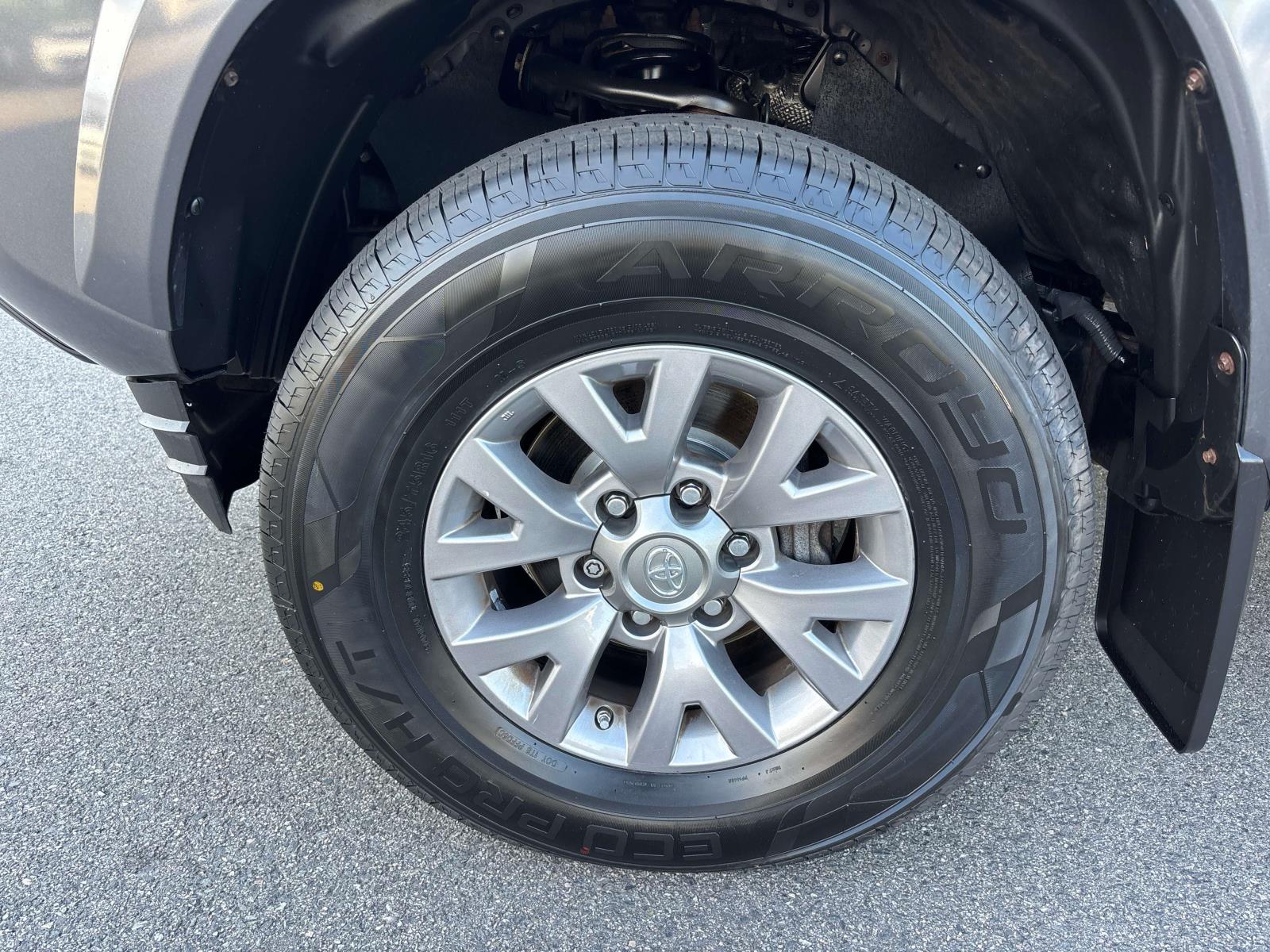 2018 Toyota Tacoma SR5 - Photo 8