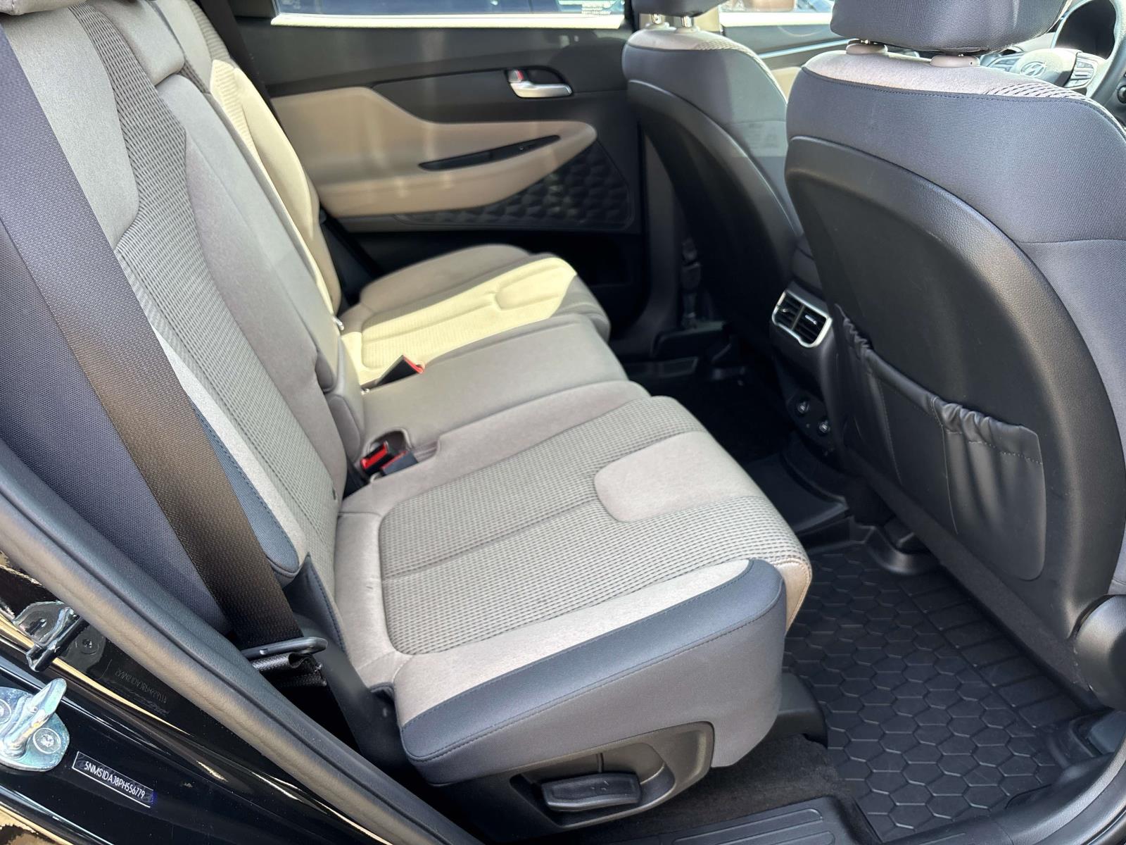 2023 Hyundai Santa Fe SE - Photo 11
