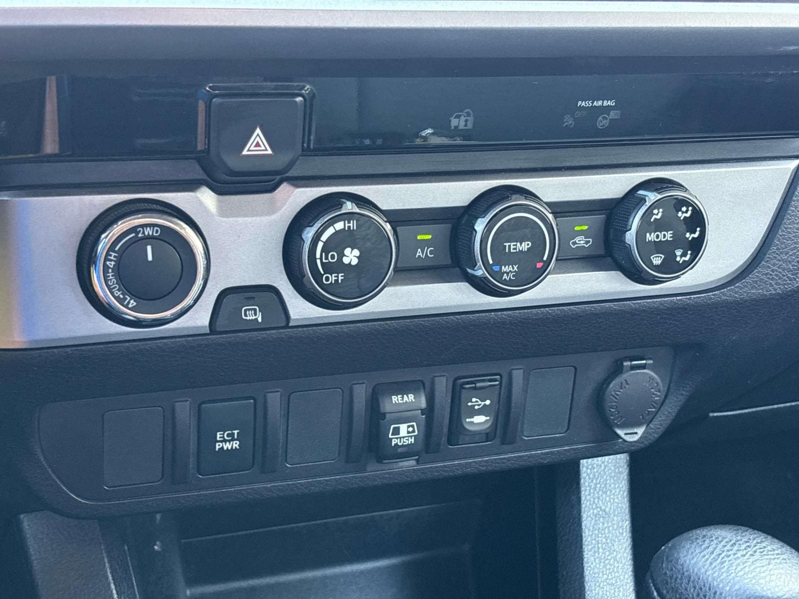2018 Toyota Tacoma SR5 - Photo 23
