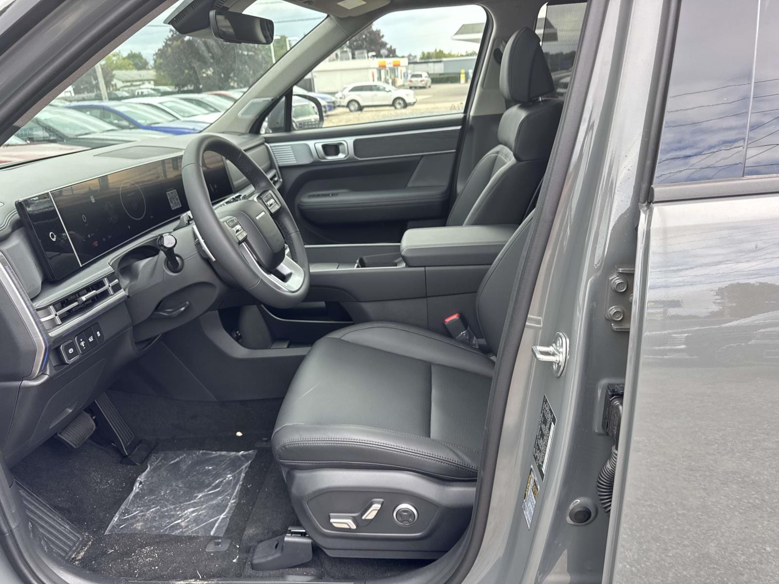 2025 Hyundai Santa Fe Limited - Photo 6