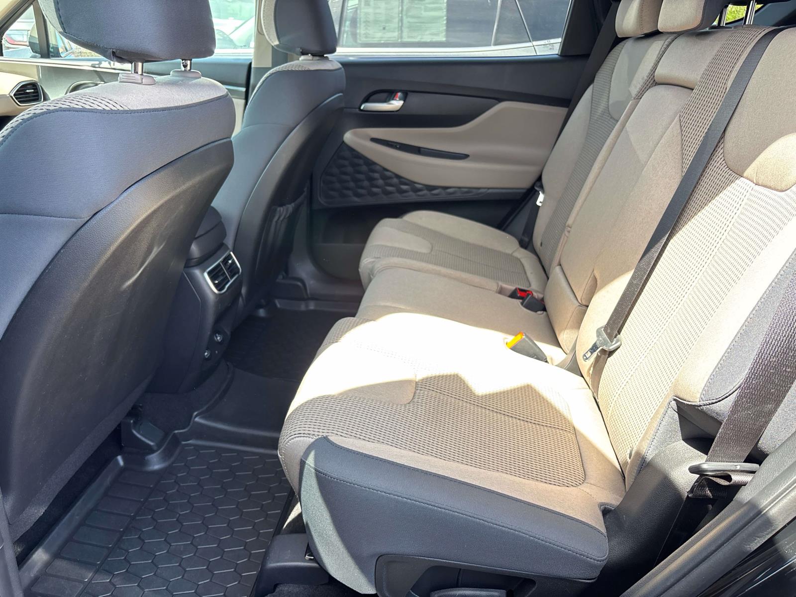 2023 Hyundai Santa Fe SE - Photo 8