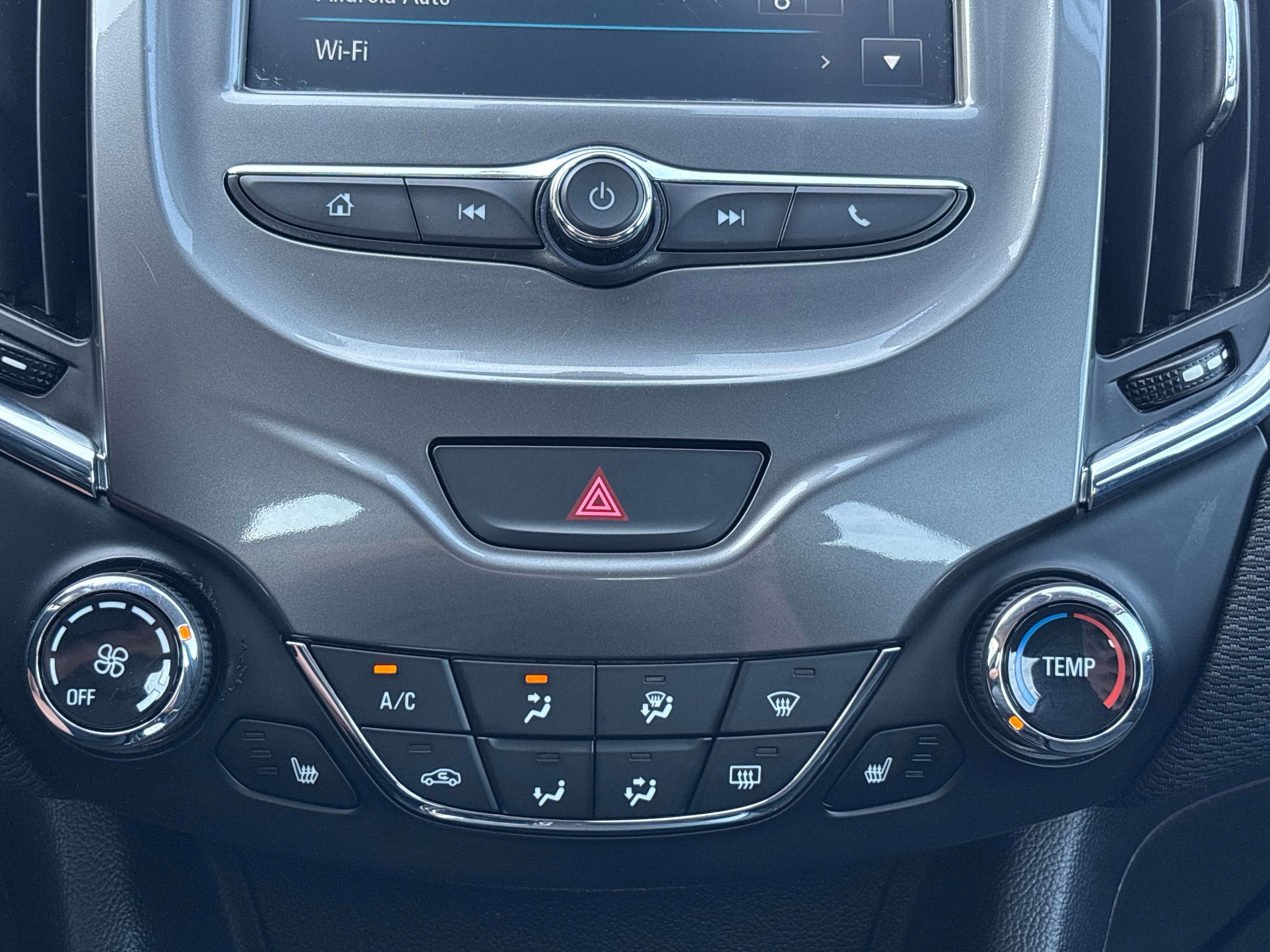 2018 Chevrolet Cruze LT - Photo 21