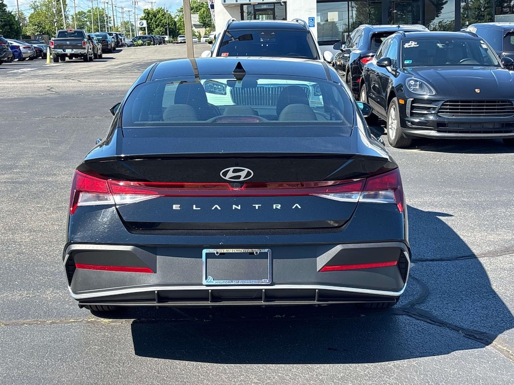 Certified 2025 Hyundai Elantra SEL Sport Sedan