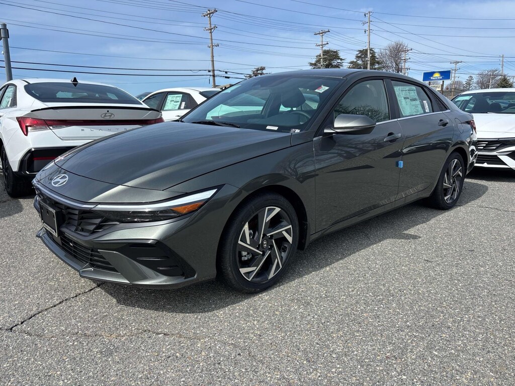 New 2026 Hyundai Elantra Hybrid Limited Car