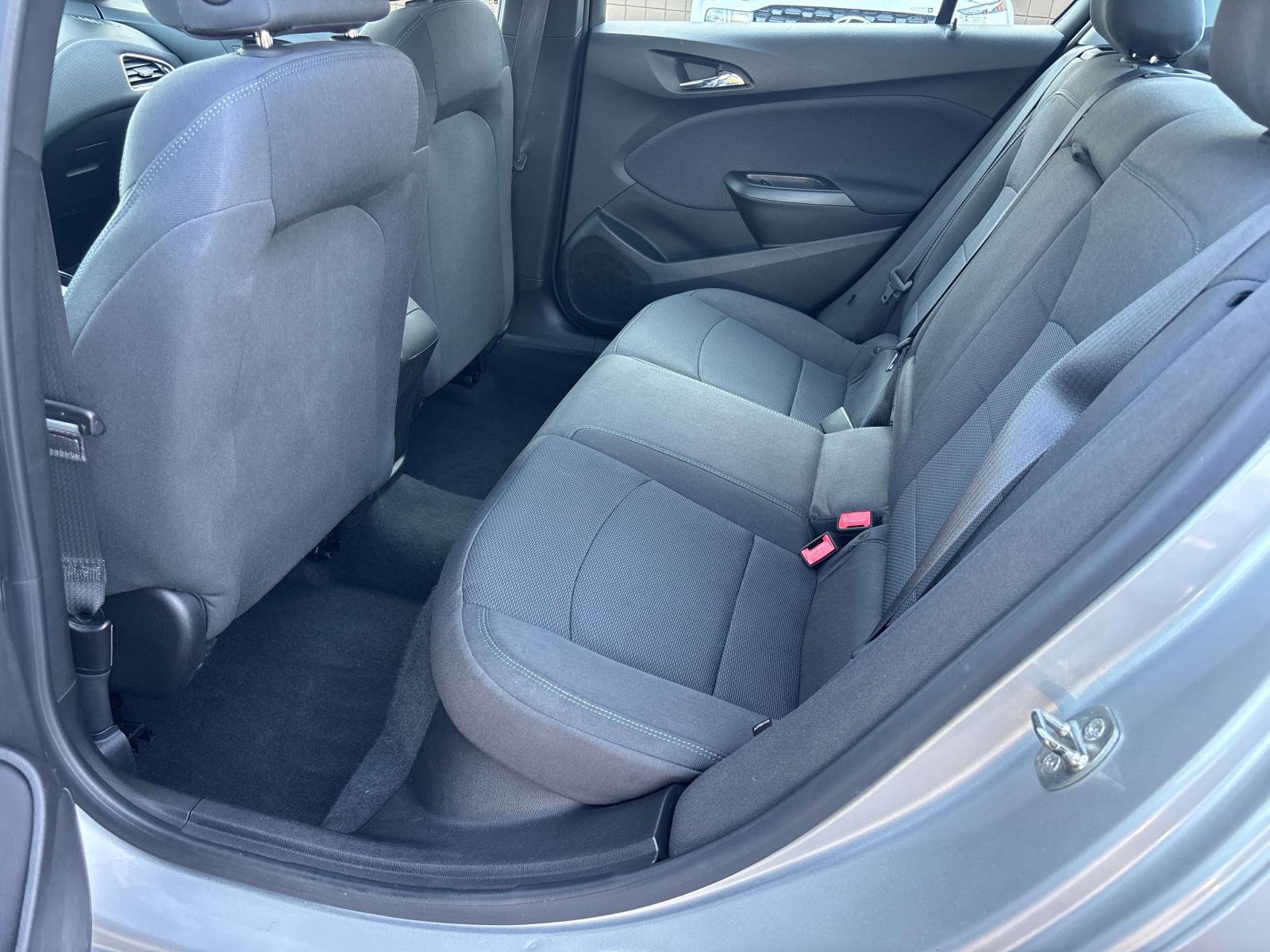 2019 Chevrolet Cruze LT - Photo 10