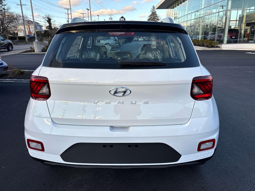 New 2026 Hyundai Venue SEL w/Two-Tone Roof Sport Utility