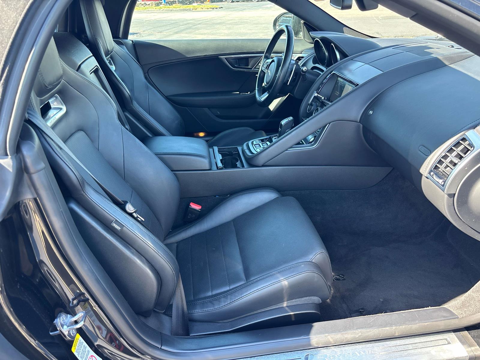 2018 Jaguar F-TYPE R-Dynamic - Photo 9