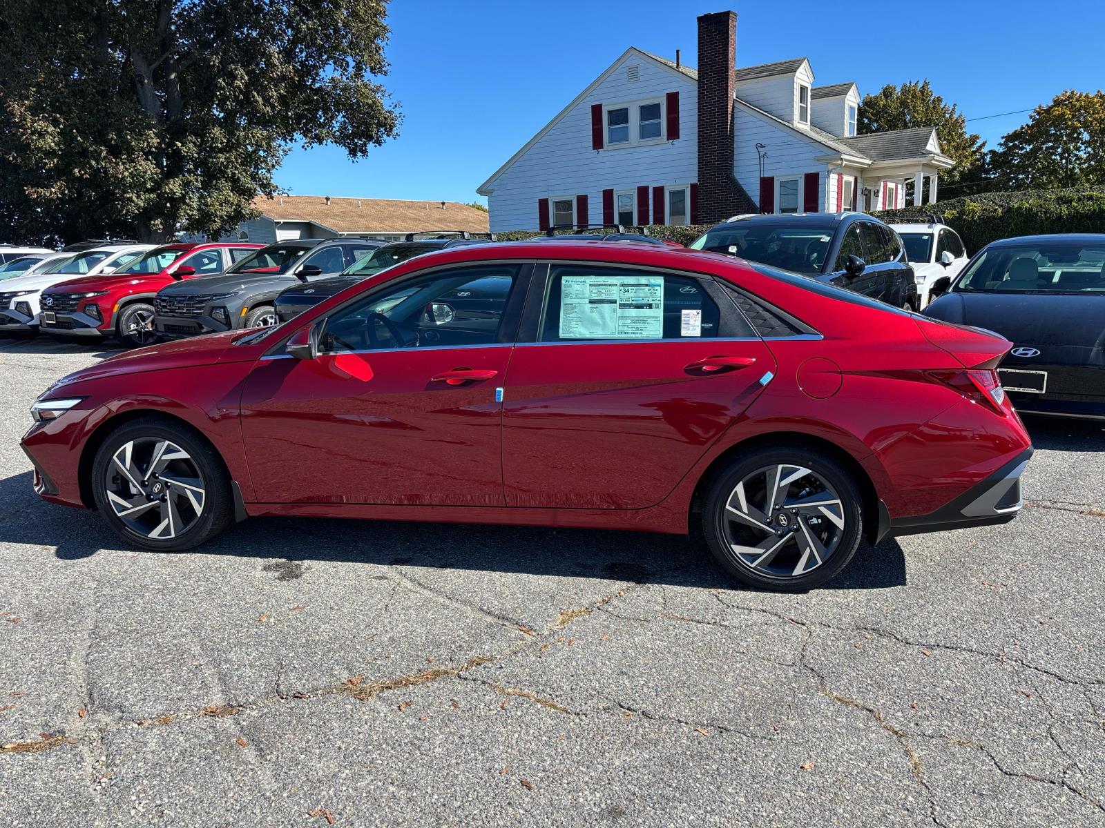 2025 Hyundai Elantra Limited photo 2