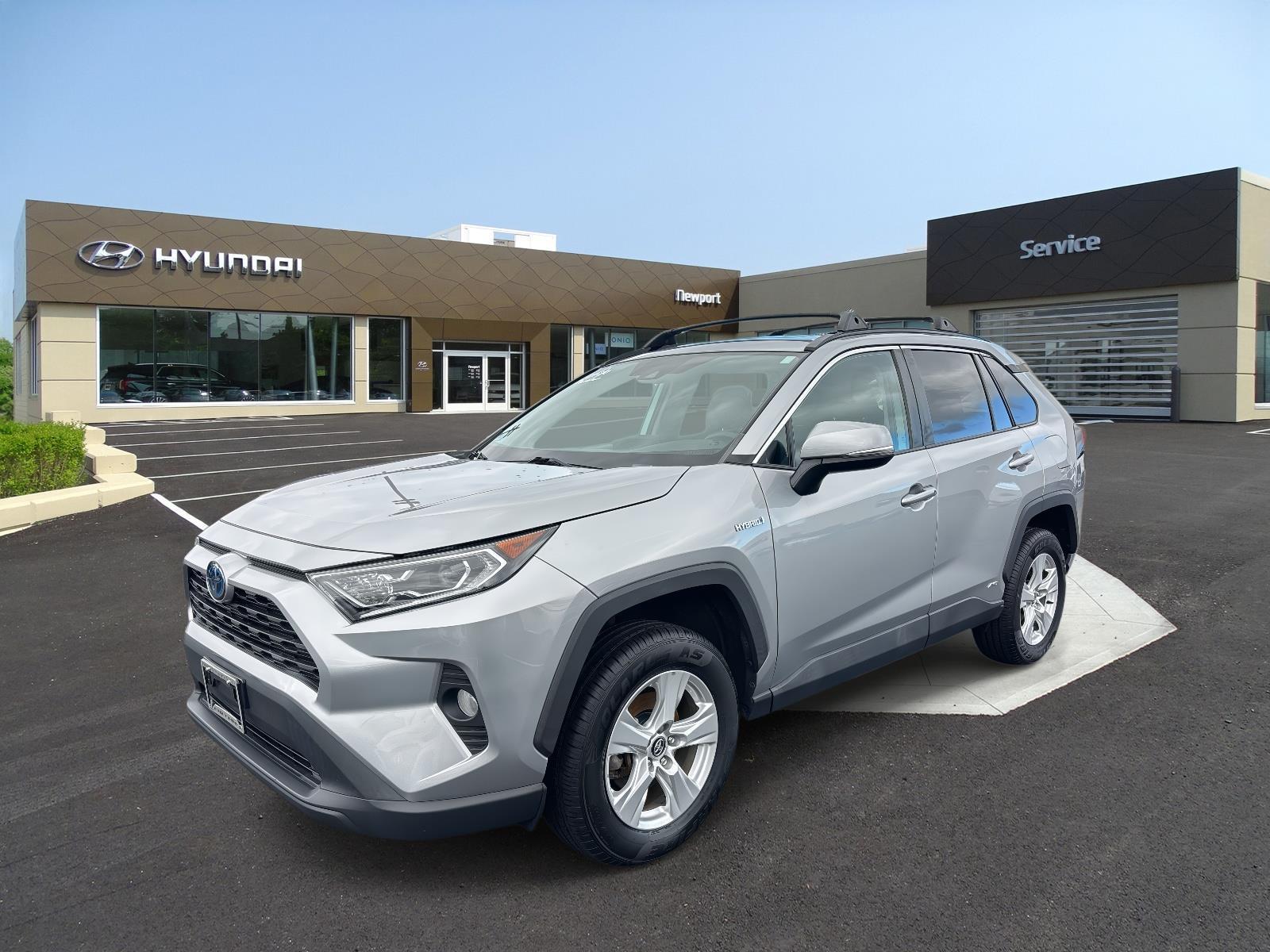 2020 Toyota RAV4 XLE's photo