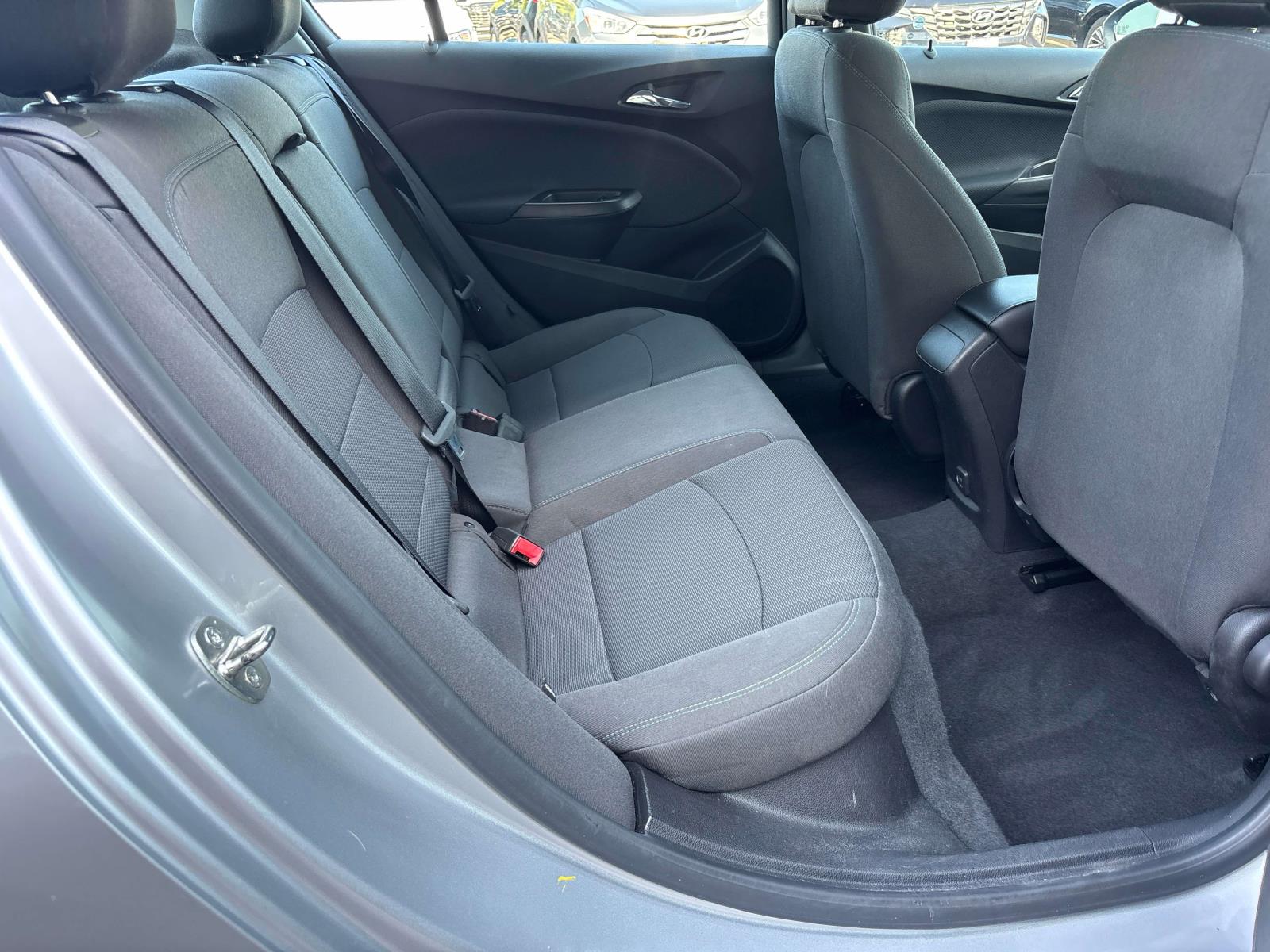 2019 Chevrolet Cruze LT - Photo 13