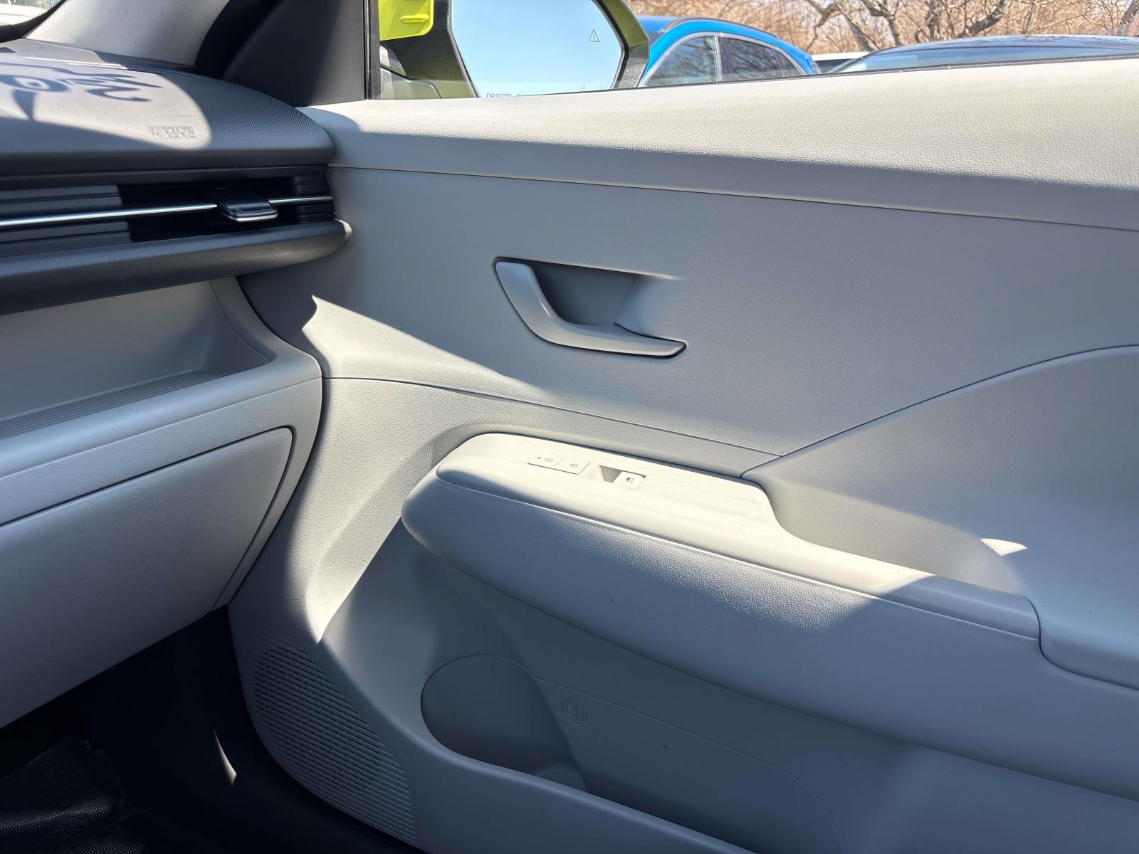 2024 Hyundai Kona SE - Photo 30