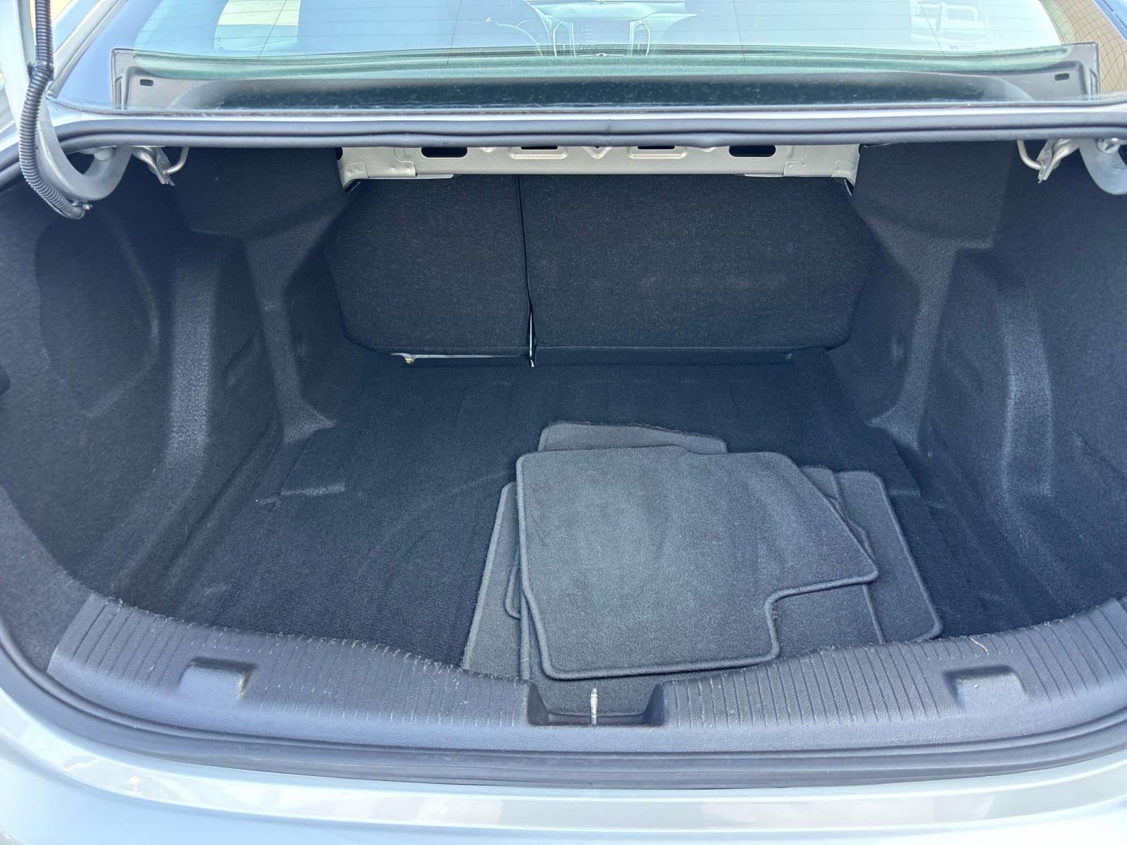 2019 Chevrolet Cruze LT - Photo 12