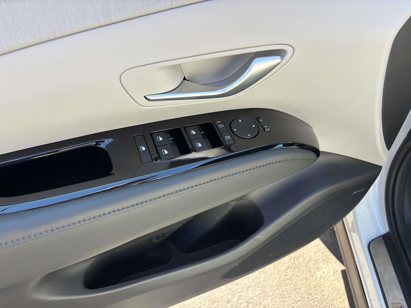 2025 Hyundai Tucson Limited - Photo 17