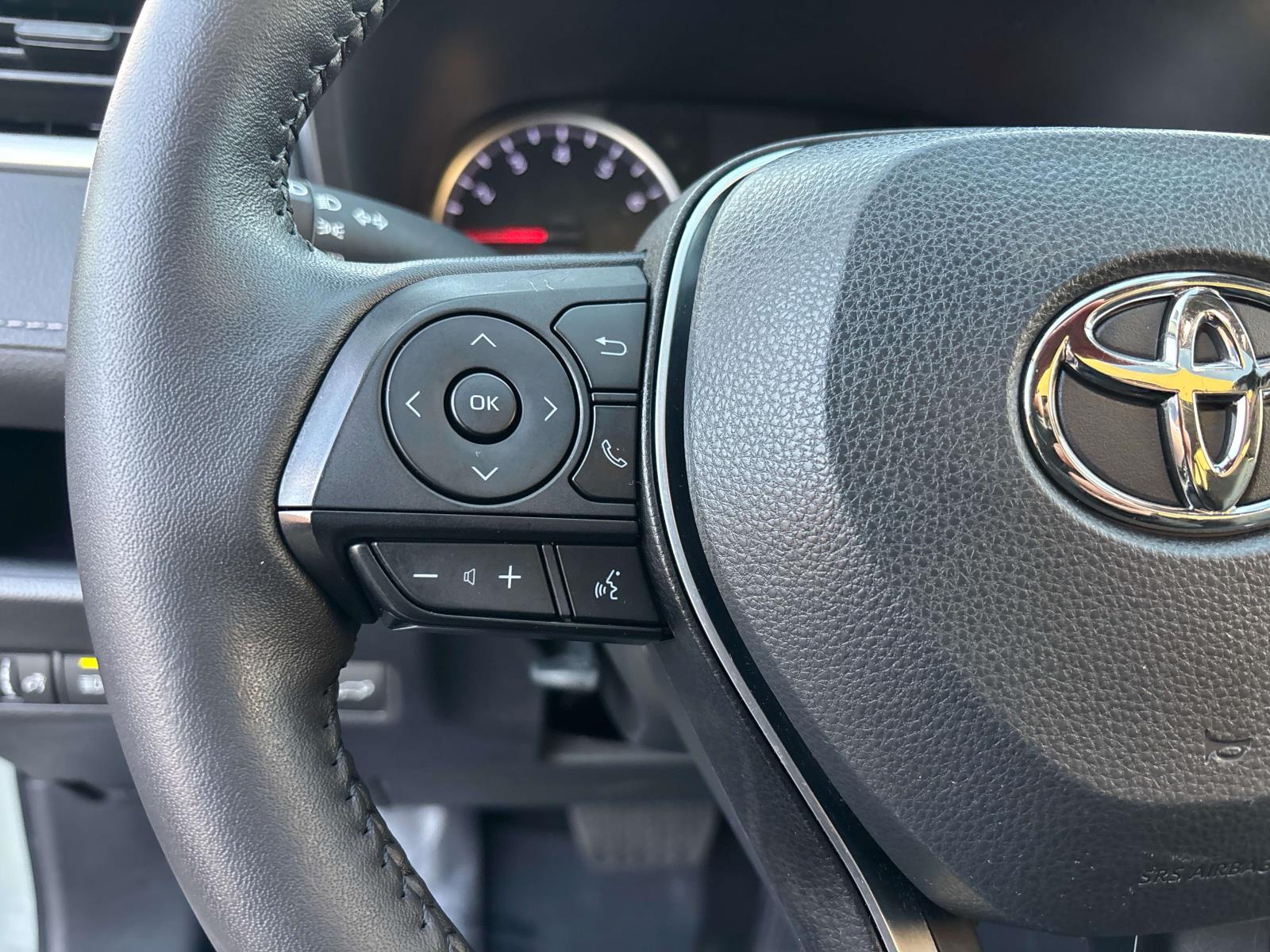 2022 Toyota RAV4 XLE - Photo 16