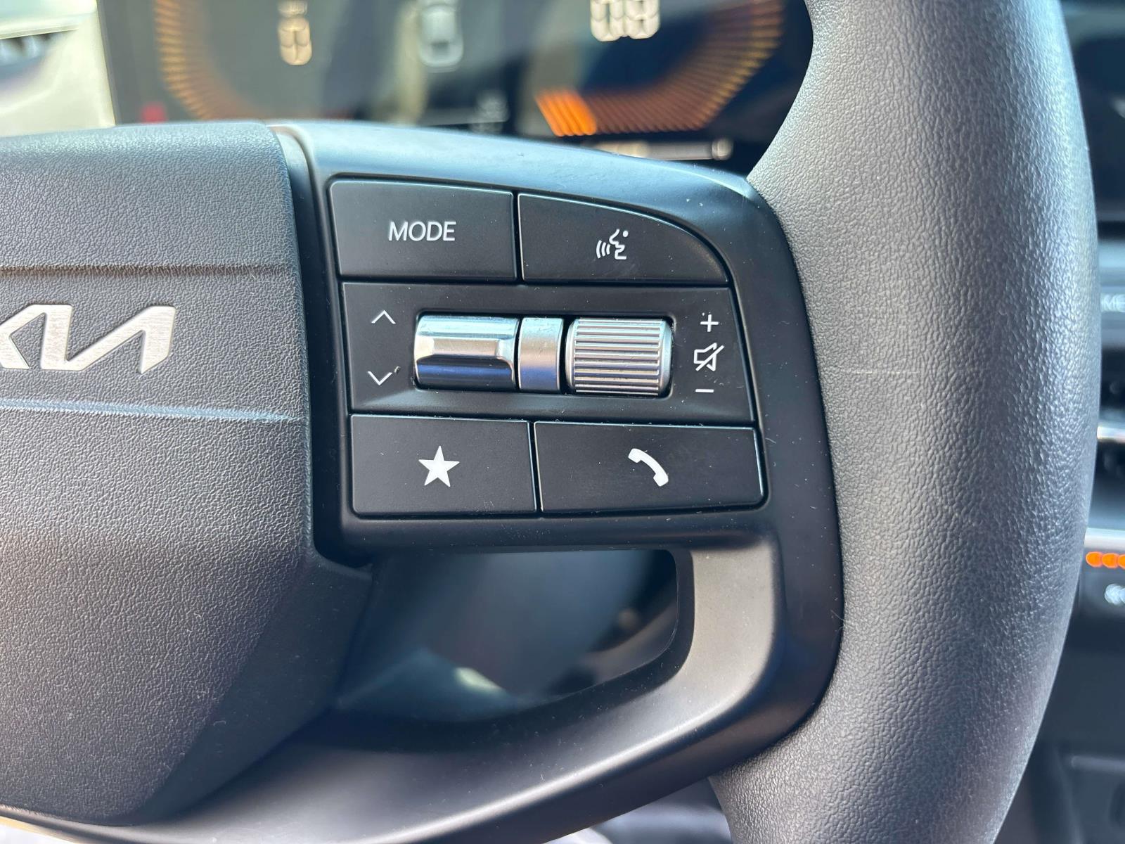 2025 Kia K4 LXS - Photo 18