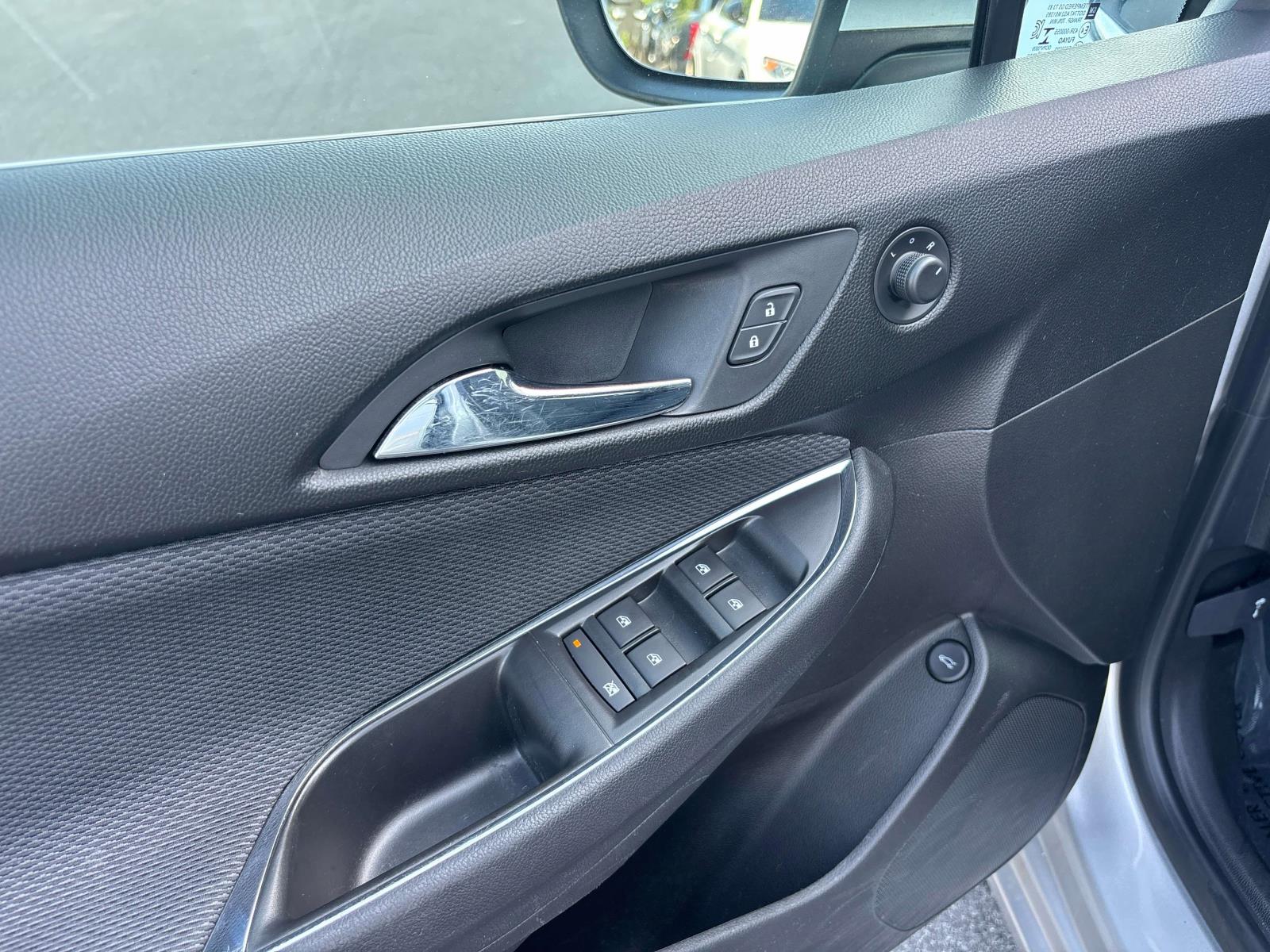 2019 Chevrolet Cruze LT - Photo 9