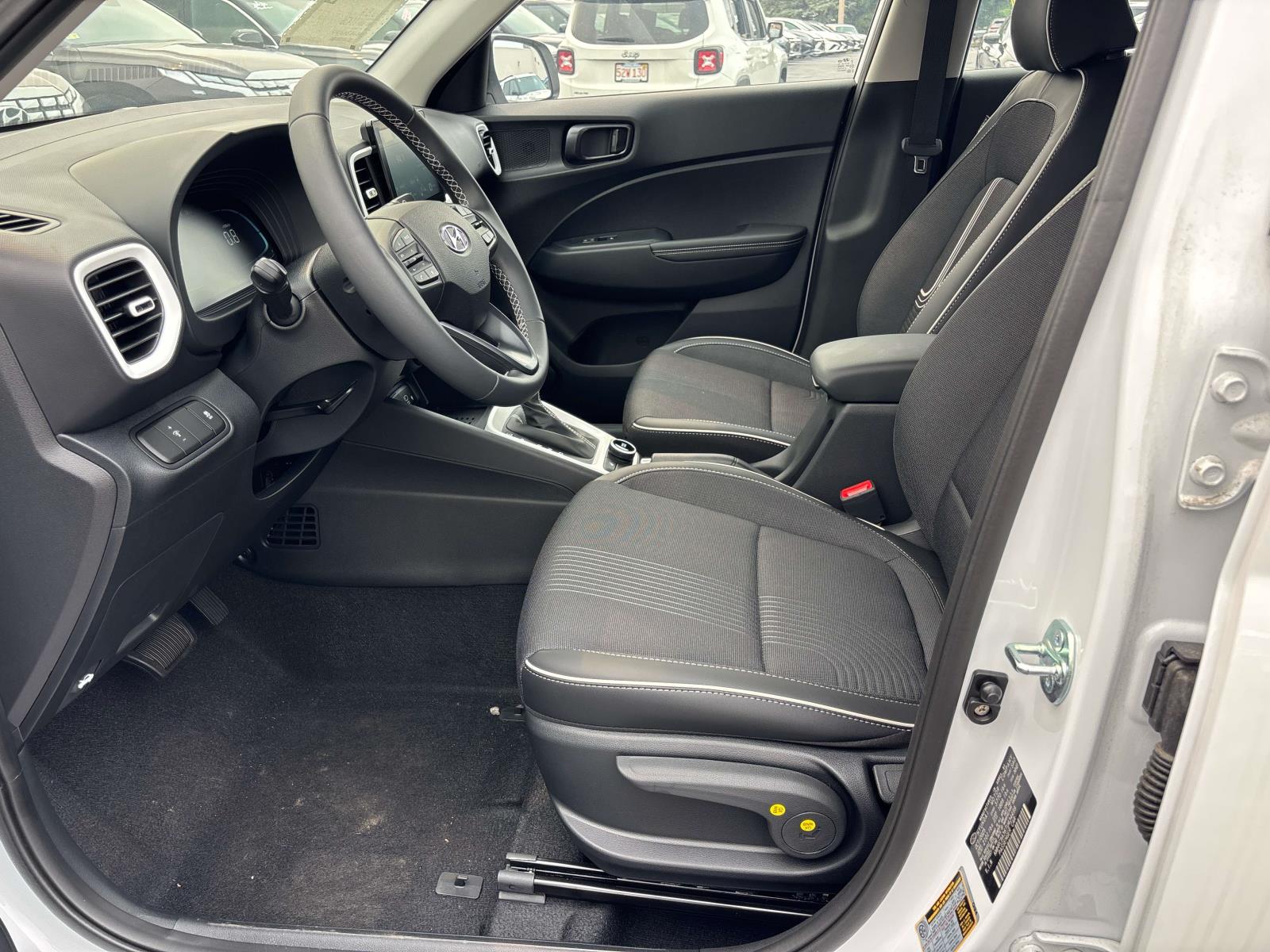 2026 Hyundai Venue SEL - Photo 8