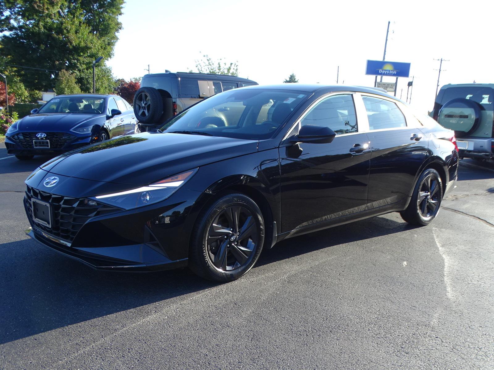 Certified 2022 Hyundai Elantra SEL with VIN 5NPLM4AG8NH060672 for sale in Middletown, RI
