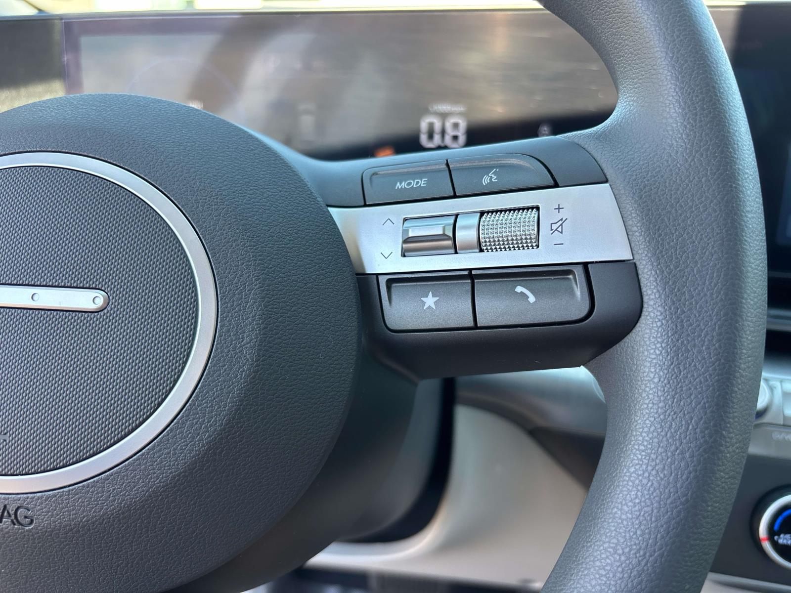 2024 Hyundai Kona SE - Photo 17