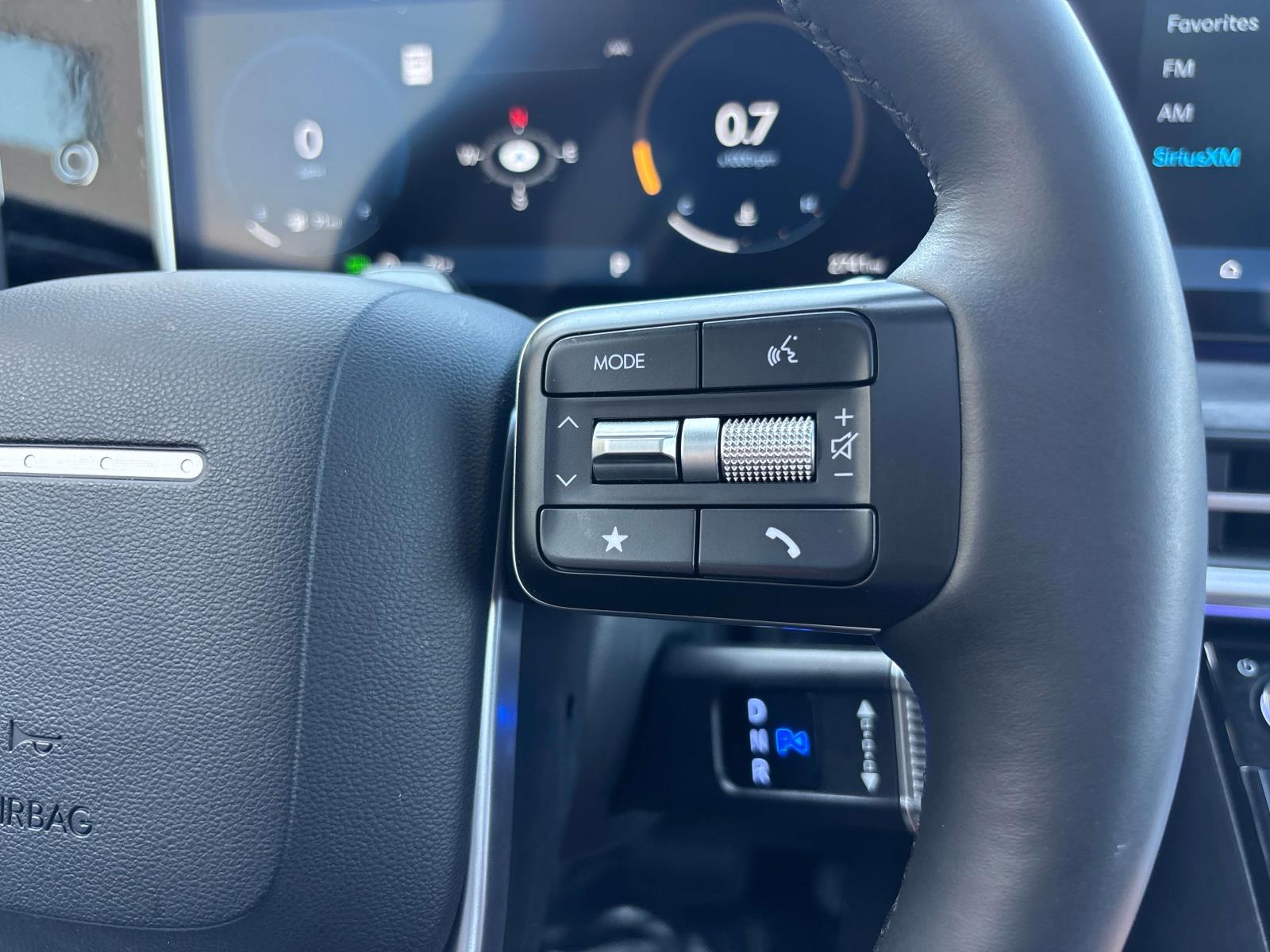 2025 Hyundai Santa Fe Limited - Photo 29