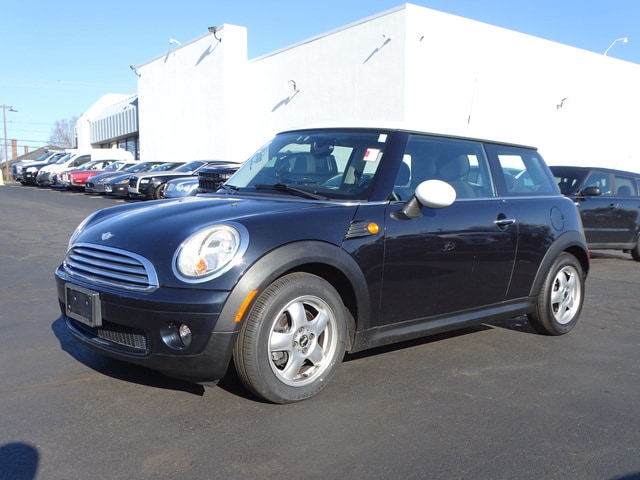 Used 2007 MINI Cooper  with VIN WMWMF33527TL78769 for sale in Middletown, RI
