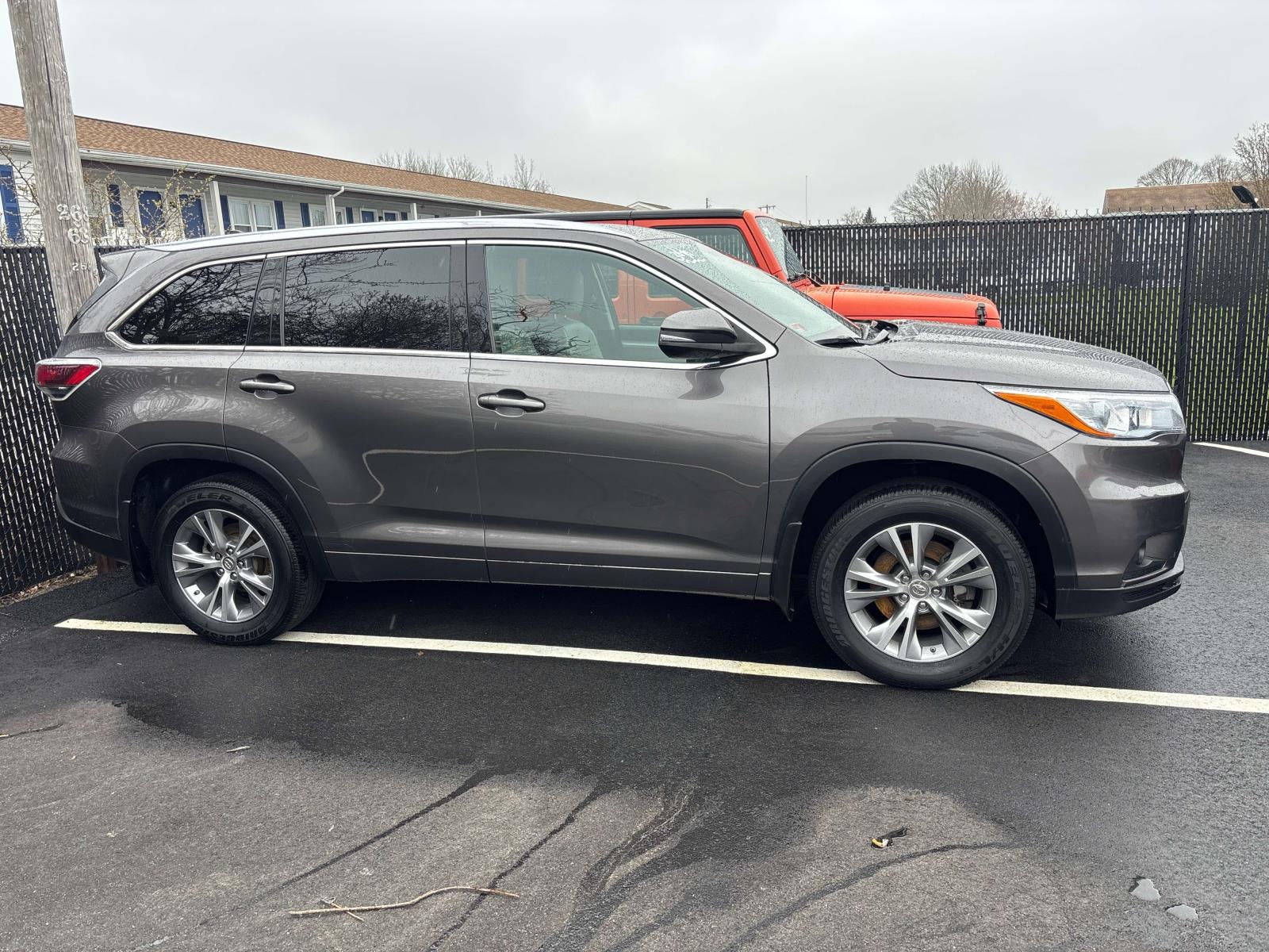 Used 2015 Toyota Highlander XLE with VIN 5TDJKRFH9FS125486 for sale in Middletown, RI