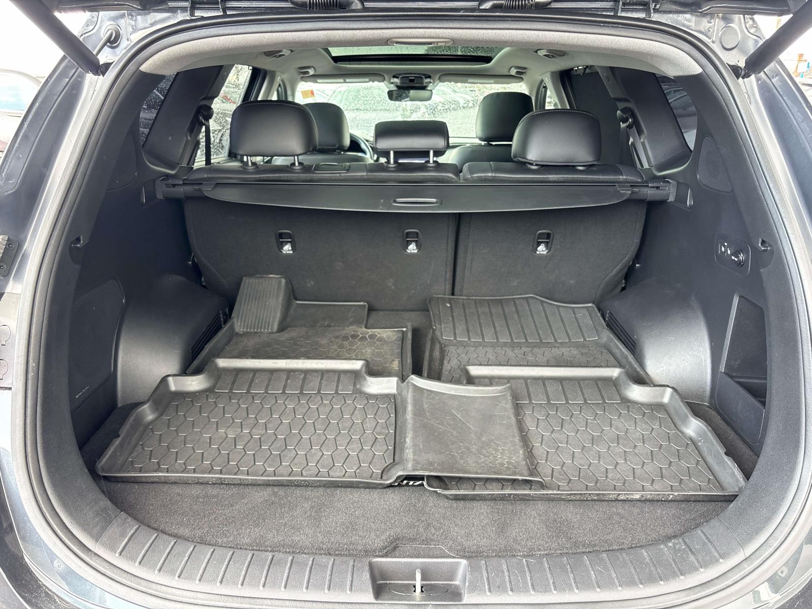2022 Hyundai Santa Fe Limited - Photo 14