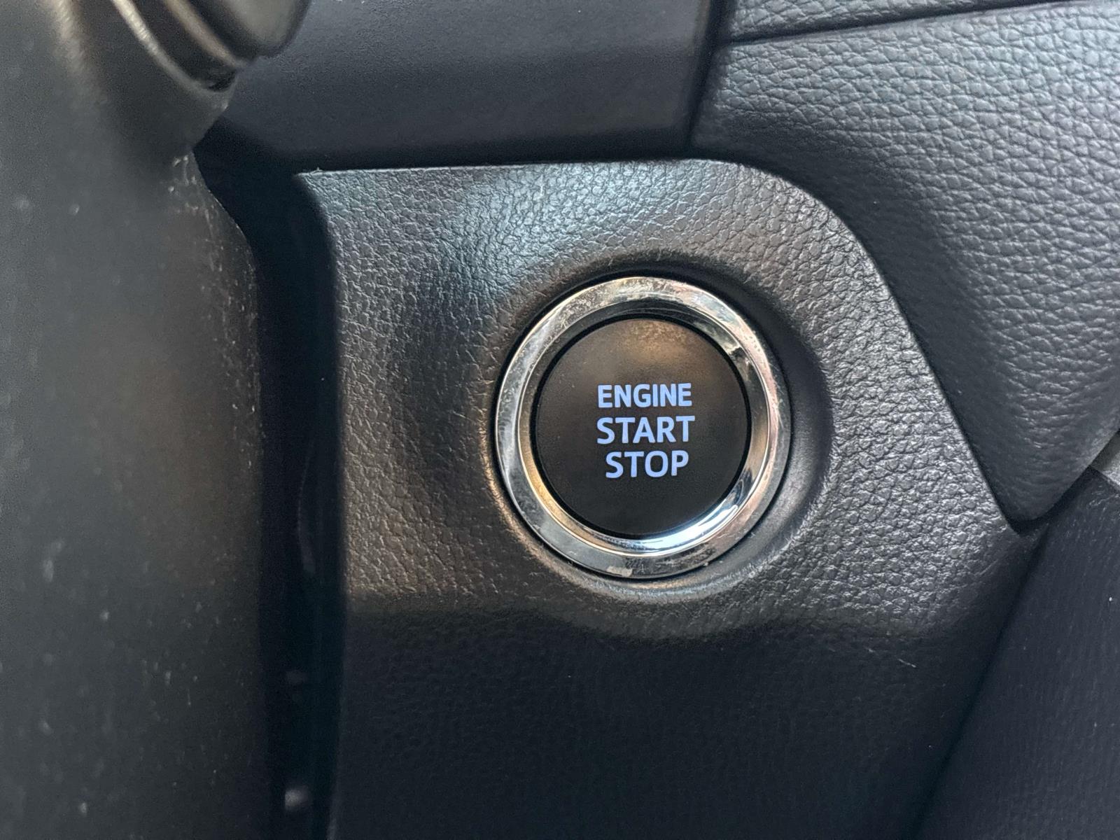 2022 Toyota RAV4 XLE - Photo 23