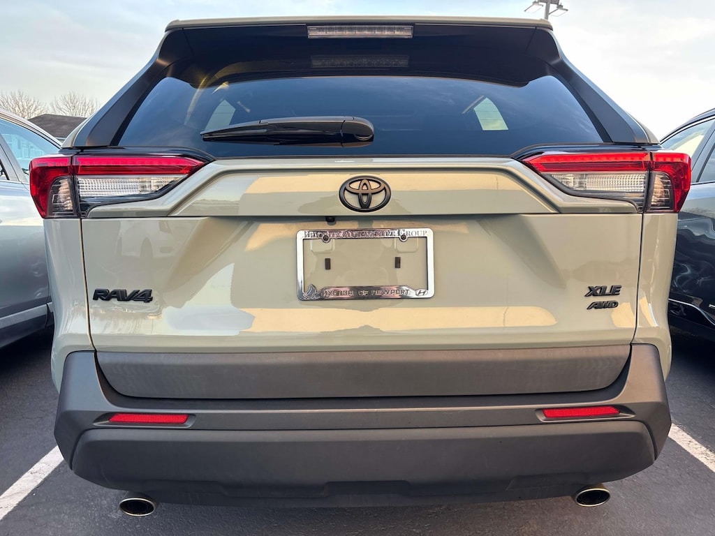 Used 2022 Toyota RAV4 XLE SUV
