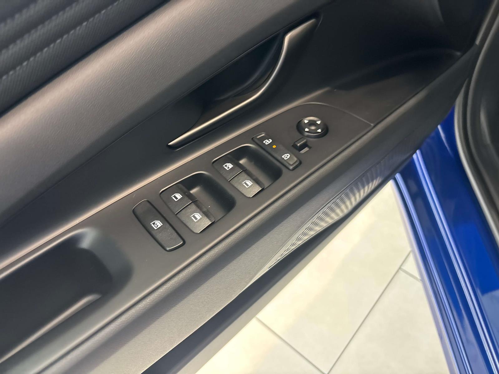 2025 Hyundai Elantra SEL - Photo 9