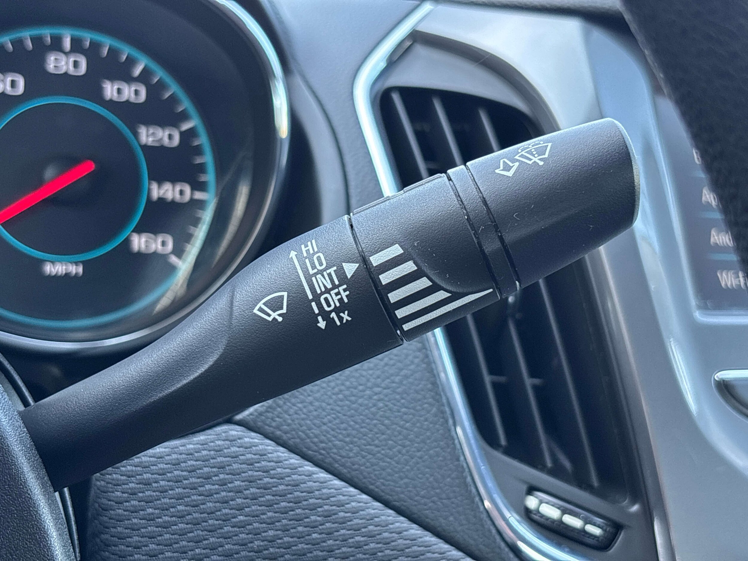 2018 Chevrolet Cruze LT - Photo 25