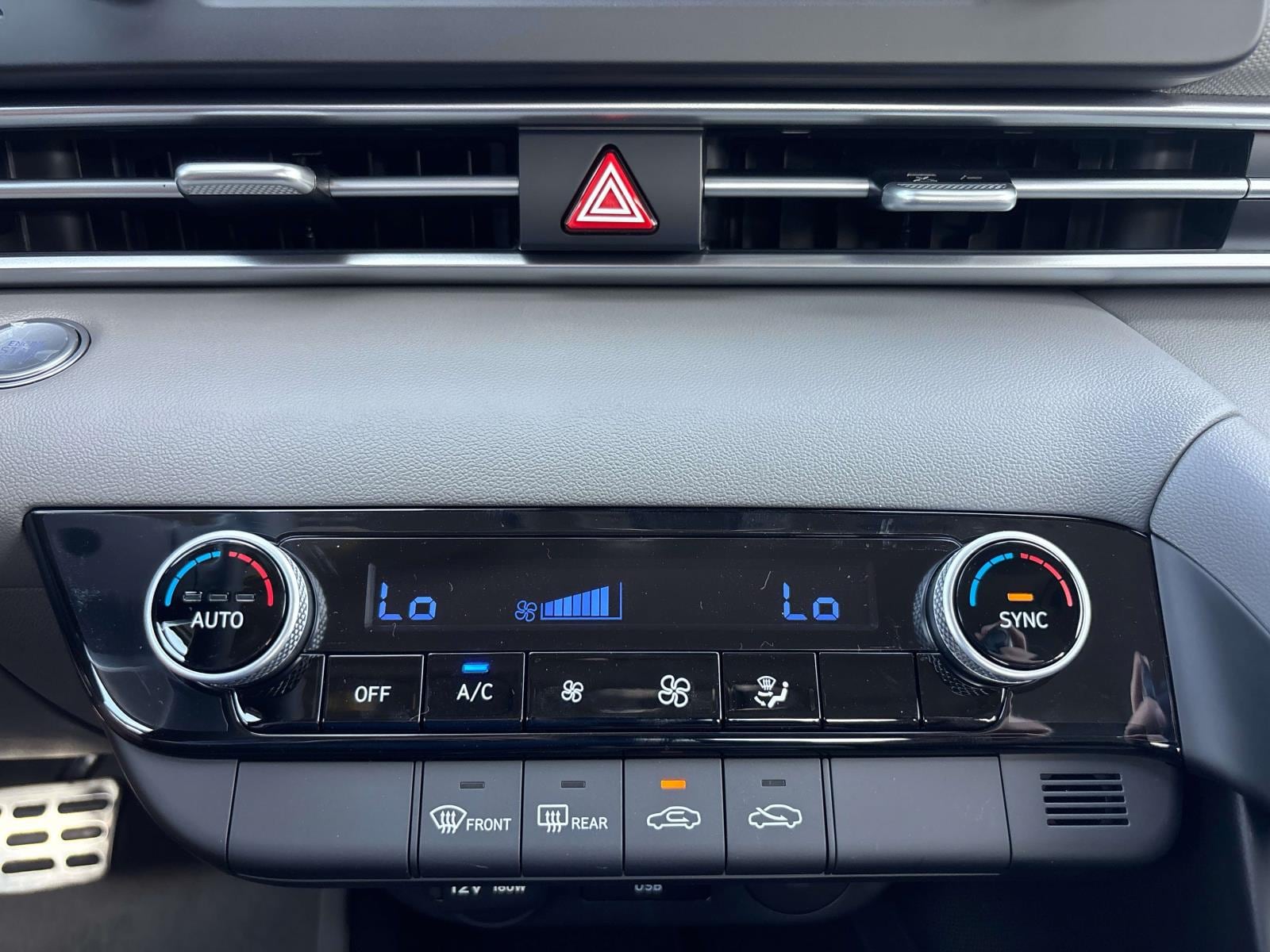 2025 Hyundai Elantra SEL - Photo 10