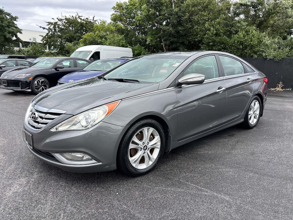 Used 2011 Hyundai Sonata Limited w/Wine Interior/PZEV Sedan