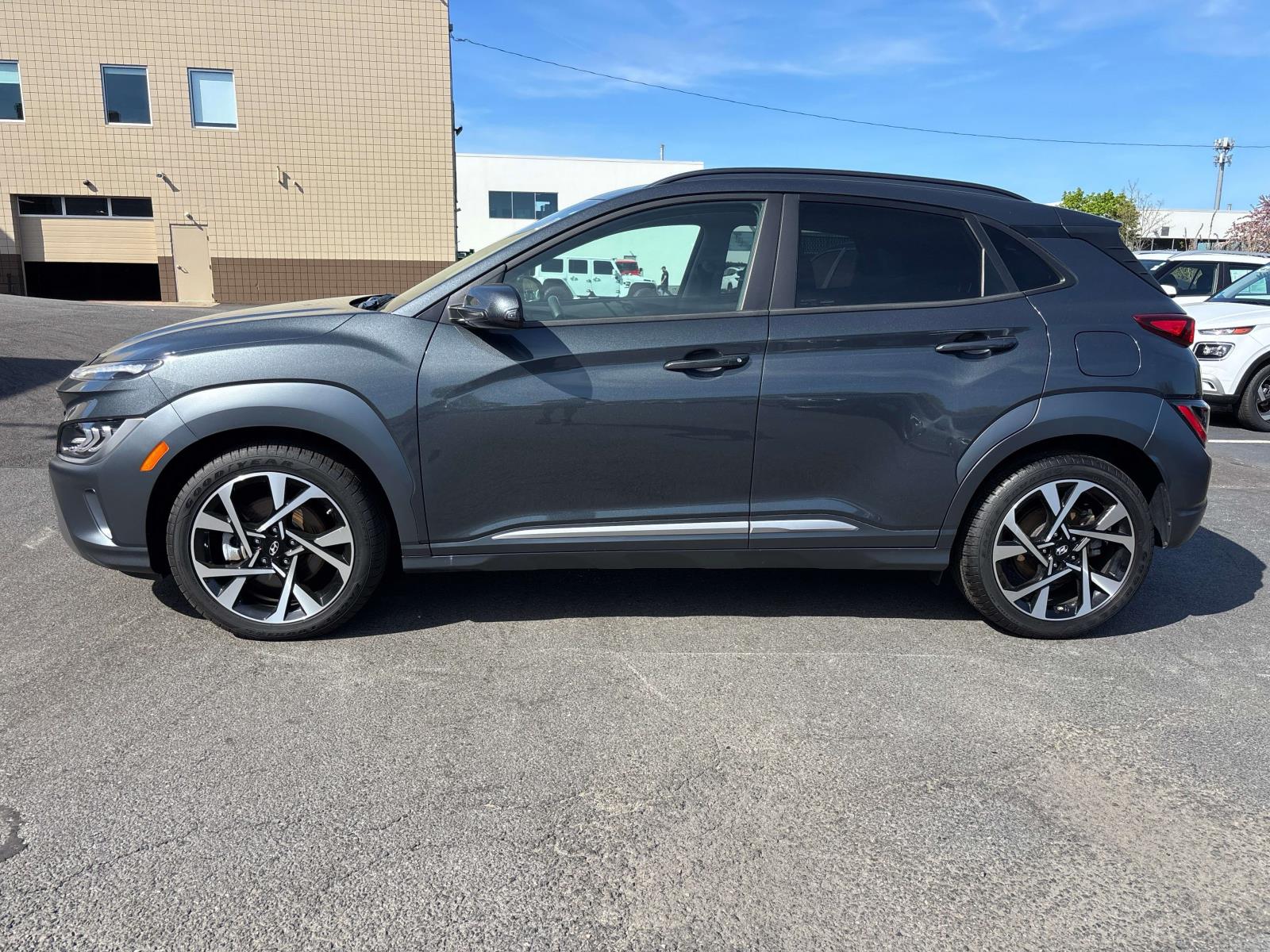 Used 2022 Hyundai Kona Limited with VIN KM8K5CA33NU904036 for sale in Middletown, RI