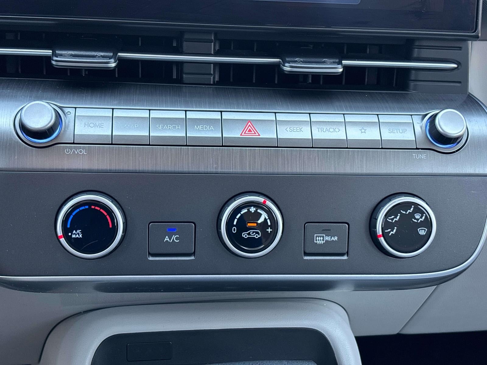 2024 Hyundai Kona SE - Photo 21