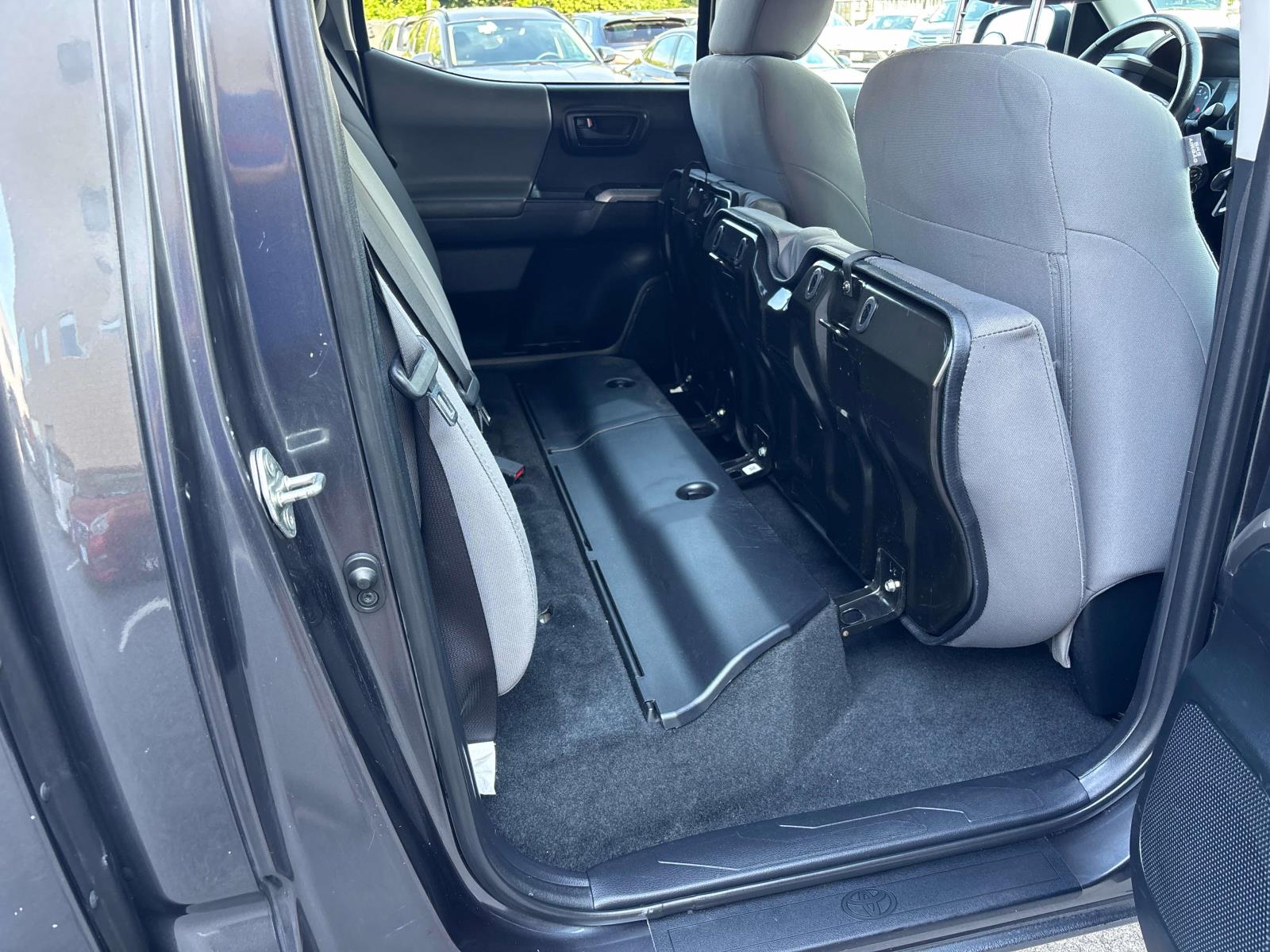 2018 Toyota Tacoma SR5 - Photo 14