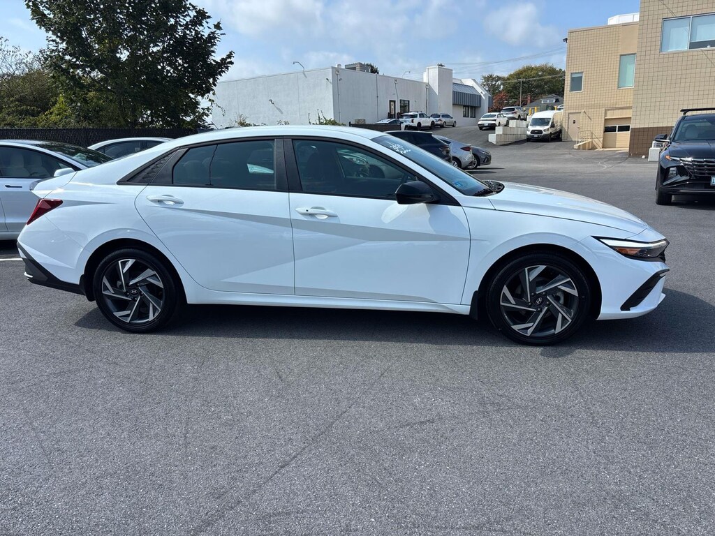 Certified 2025 Hyundai Elantra Hybrid SEL Sport Sedan