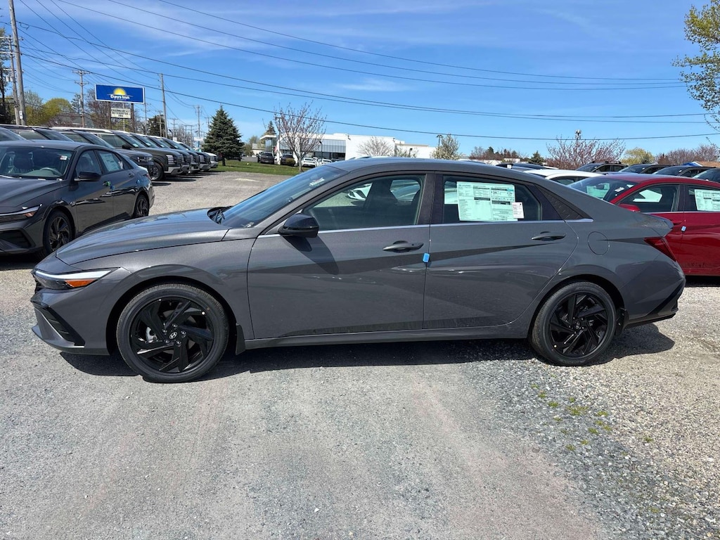 New 2026 Hyundai Elantra SEL Sport Premium Car