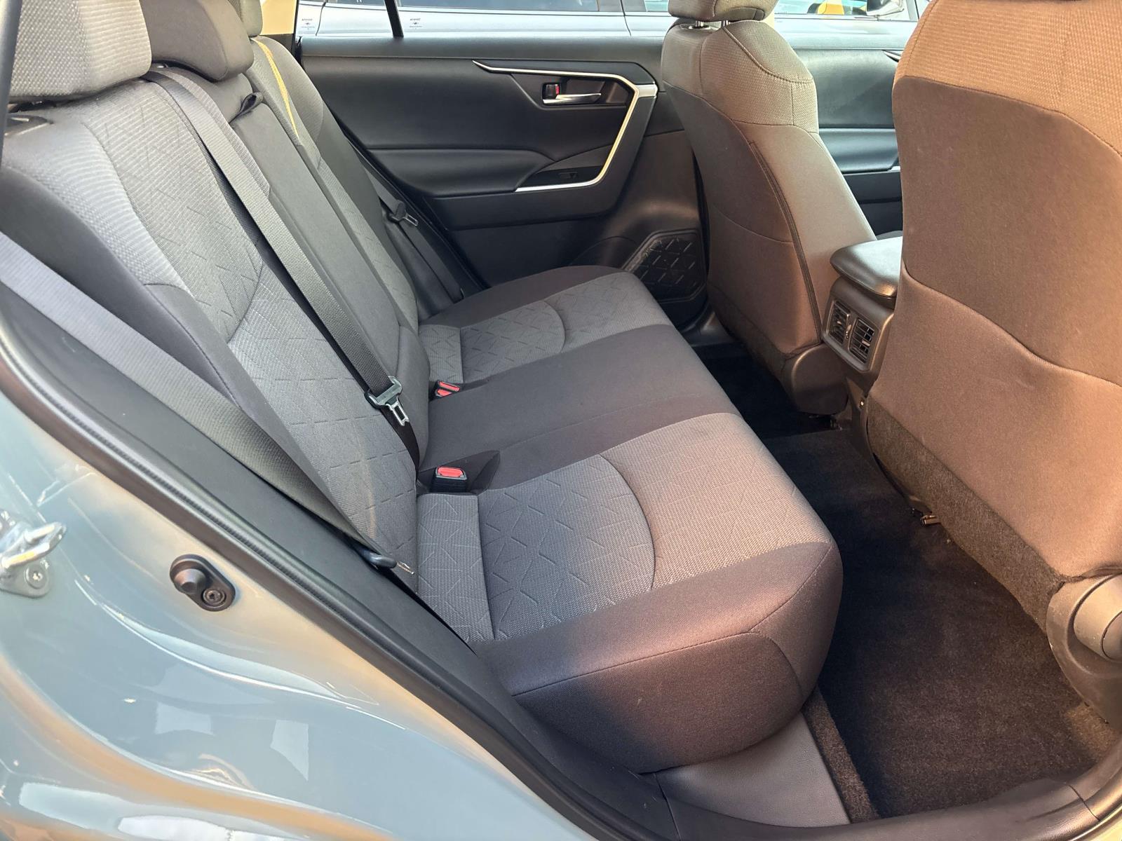 2022 Toyota RAV4 XLE - Photo 11