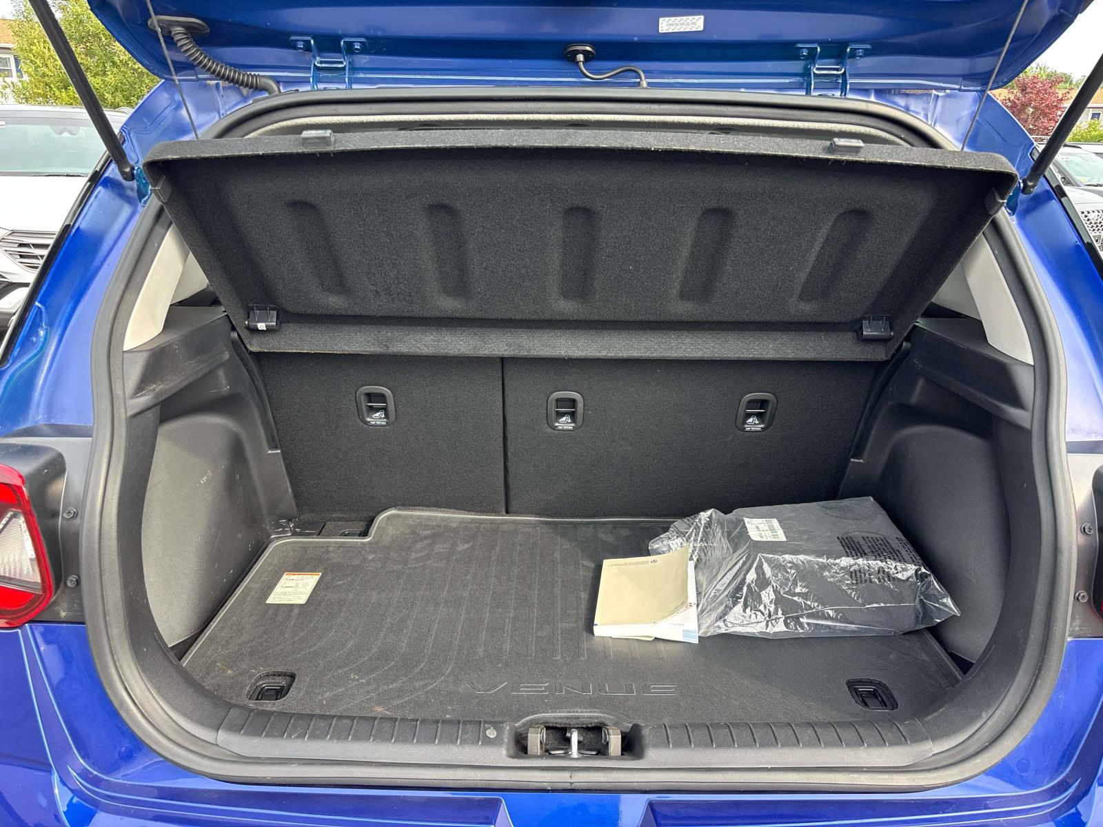 2023 Hyundai Venue SEL - Photo 14