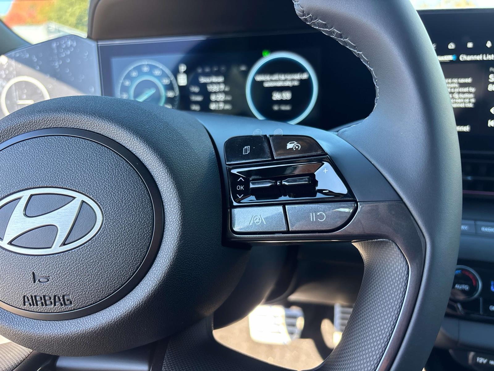 2025 Hyundai Elantra Blue - Photo 9