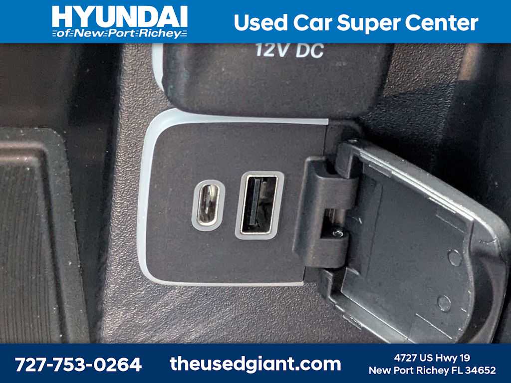 Thumbnail: 2022 Chrysler Pacifica - 46