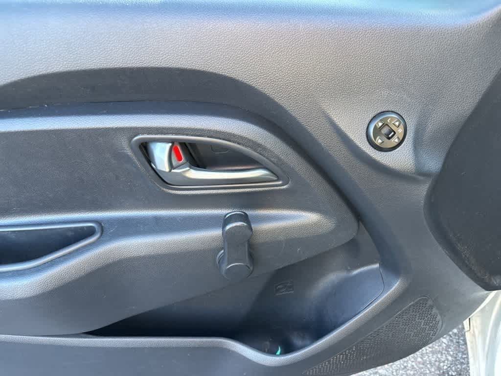 Thumbnail: 2016 Kia Rio - 9