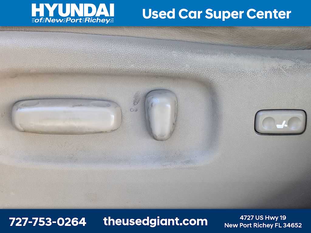 Thumbnail: 2011 Toyota Highlander - 25