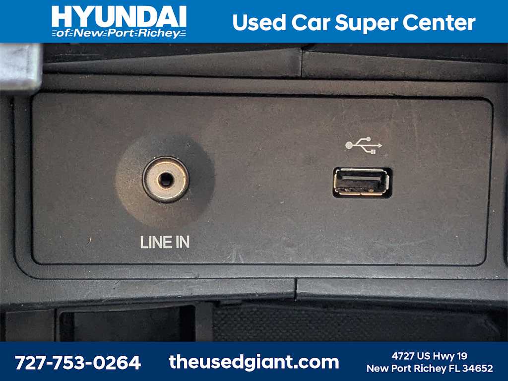 Thumbnail: 2013 Ford Fusion - 22