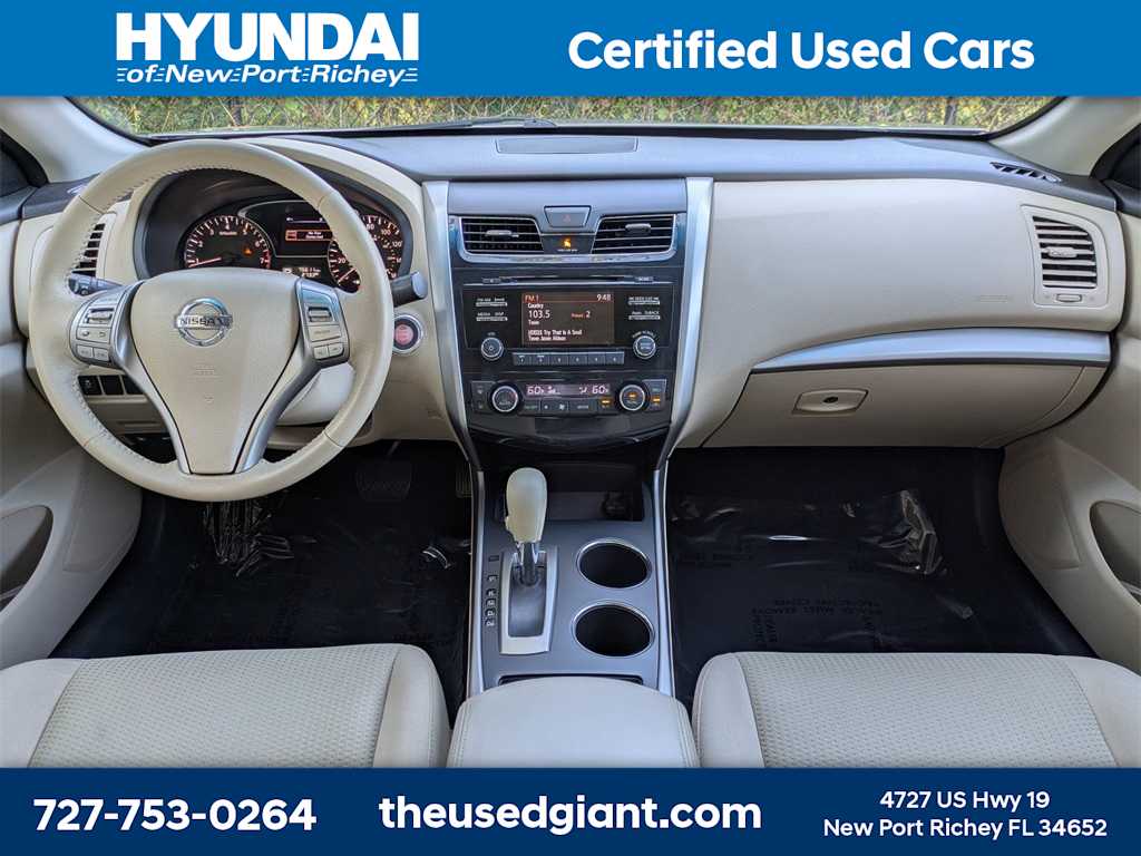 Thumbnail: 2015 Nissan Altima - 16