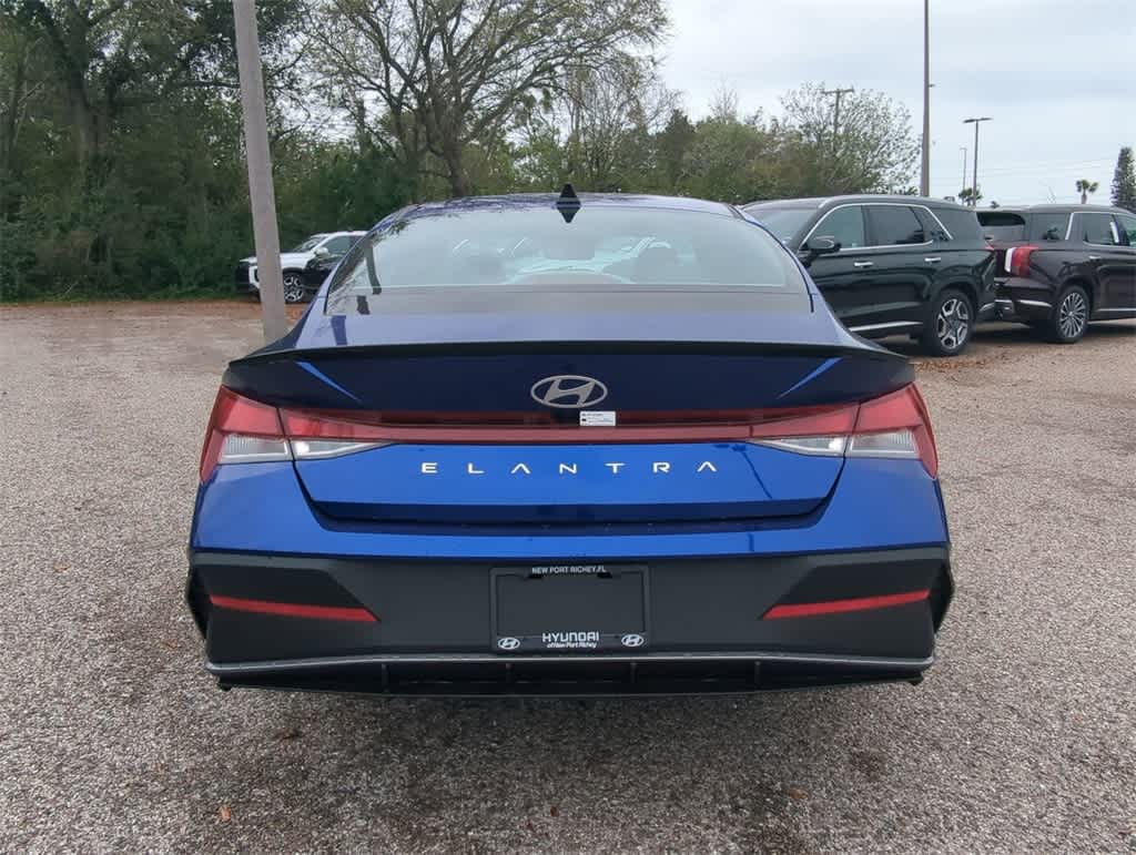 Thumbnail: 2025 Hyundai Elantra - 4