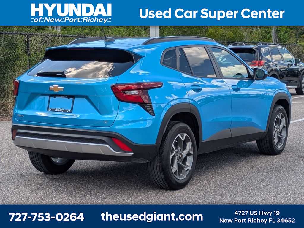 Thumbnail: 2025 Chevrolet Trax - 5