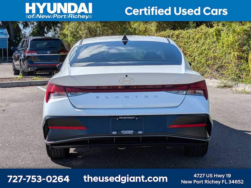 Thumbnail: 2025 Hyundai Elantra - 4