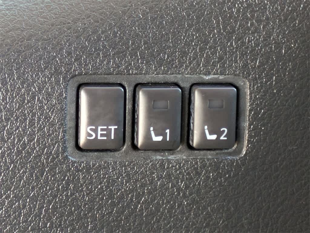 Thumbnail: 2018 Nissan Rogue - 24